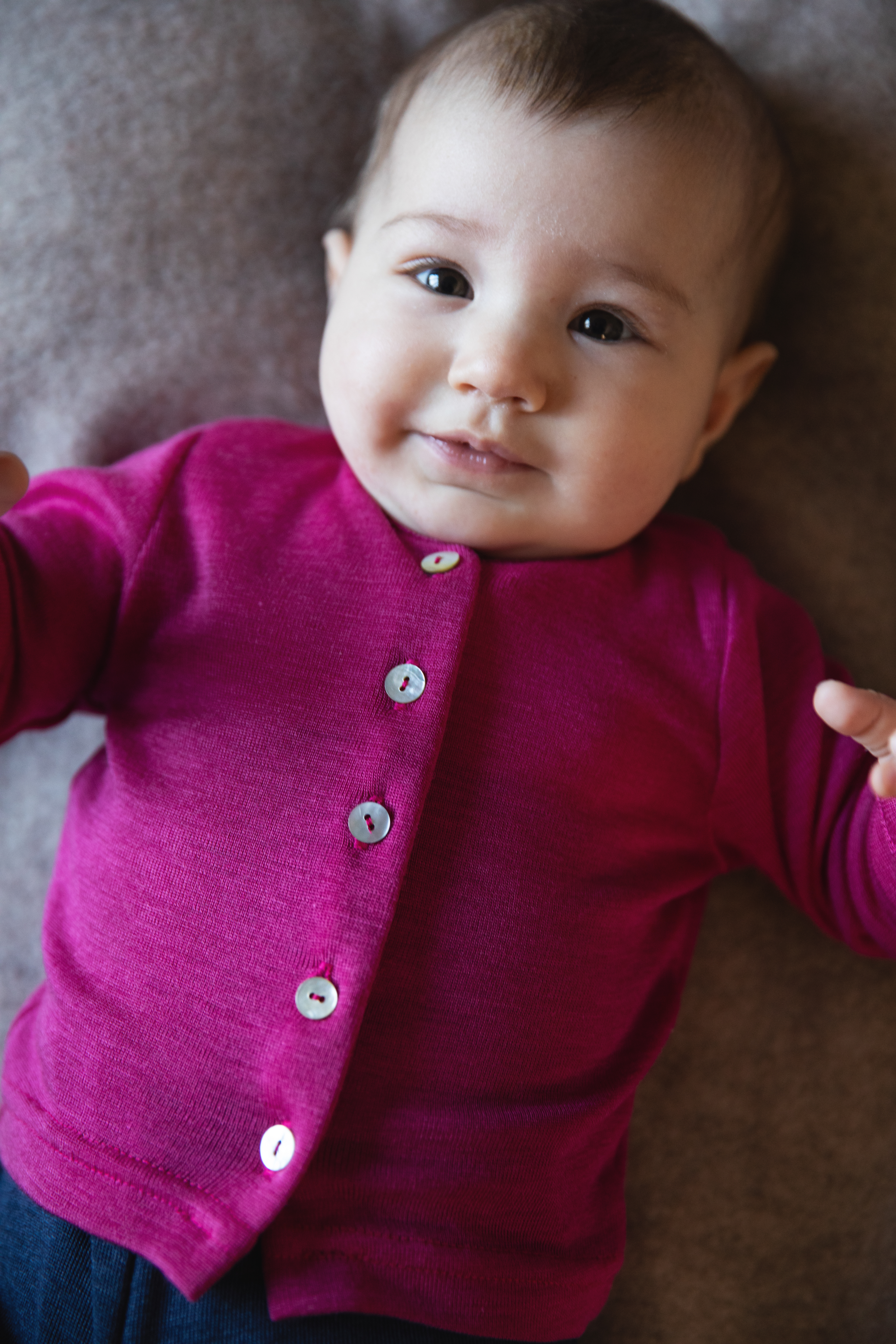 Baby Strickjacke aus Merinowolle & Seide, GOTS